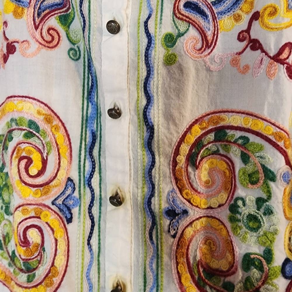 Anthropologie Cyrena Boho Embroidered Floral Sleeveless Button-Up Blouse w/Slit - Picture 5 of 8